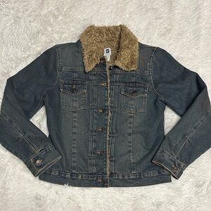 Y2K GAP Denim Jacket with Tan Faux Fur Collar
